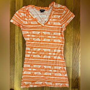 Rue21 Aztec v-neck short sleeve — orange/Coral & white Accents